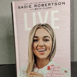 Sadie Robertson "Live"